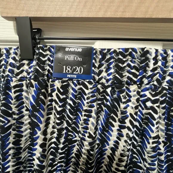 Avenue Pull On Leggings Black White Blue, Womens Size 18 / 20 Petite Pockets NWT - Picture 6 of 6